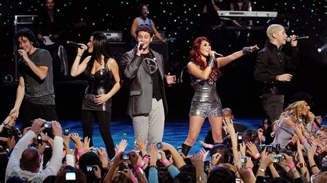 Concierto de RBD en Chicago en Guaranteed Field – Telemundo。